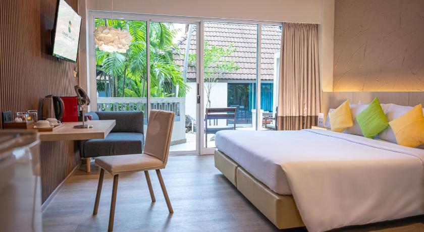 Image of Deluxe Room King Bed 3