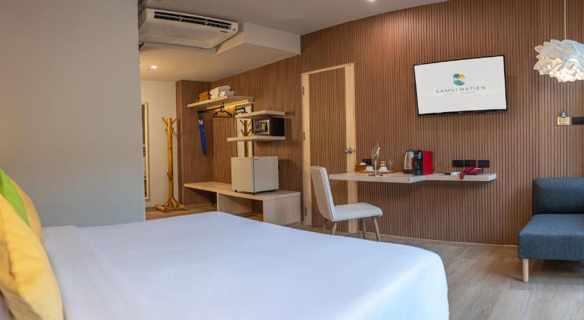 Image of Deluxe Room King Bed 10