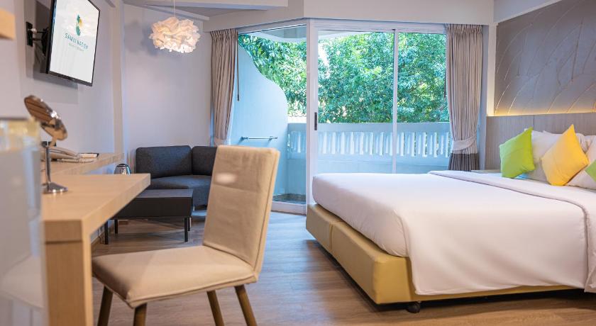 Image of Deluxe Room King Bed 1