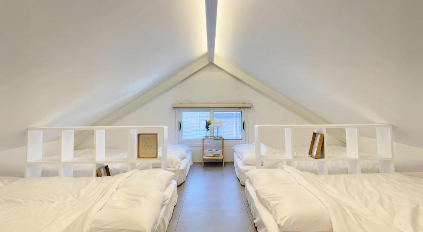 서울 Hongdae Loft Apartment #3BD 2BA #up to 16 ppl #6min walk from Hongdae station 3성급 싱글룸 스위트룸