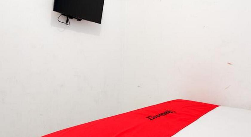 RedDoorz near Kota Lama Semarang - image 27