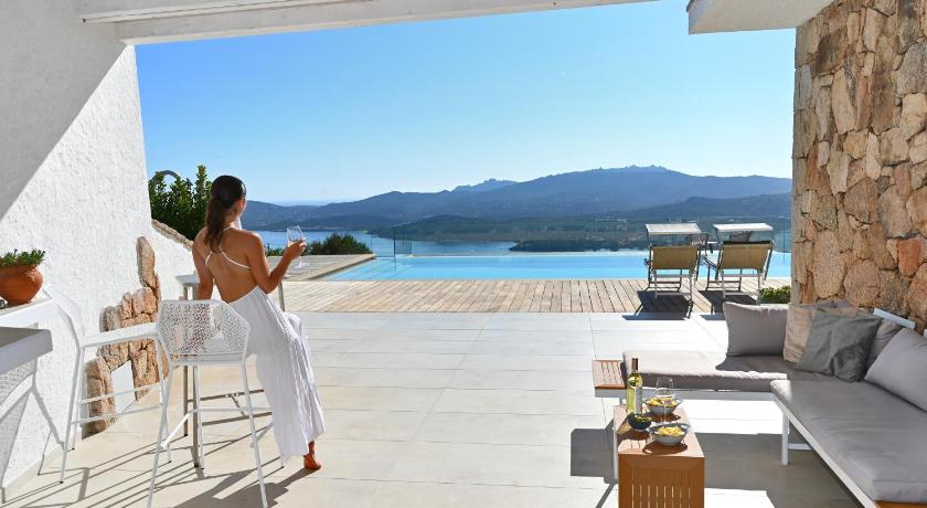 Suite deluxe in Villa Amaca angolo di paradiso con piscina riscaldata e sauna a raggi infrarossi