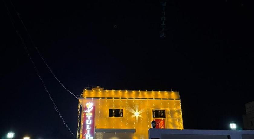 Hotel Tulip Inn & Lodging