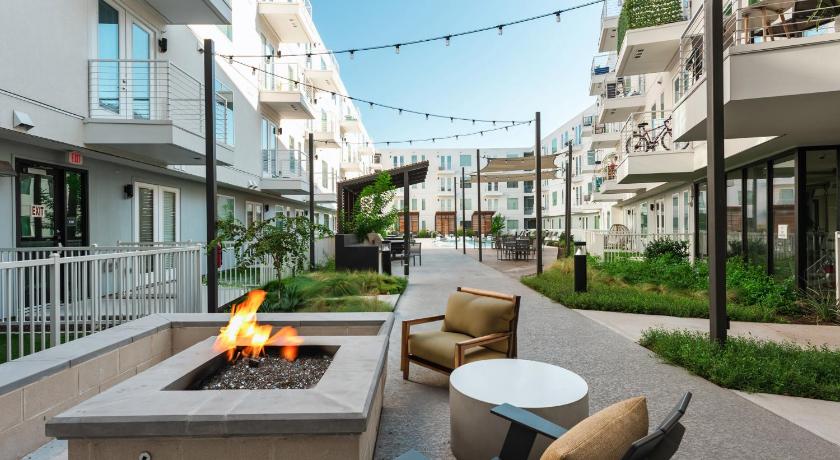 오스틴 (TX) Modern 2BR Poolside Patio Suite in North Austin 4성급 숙소 레스토랑