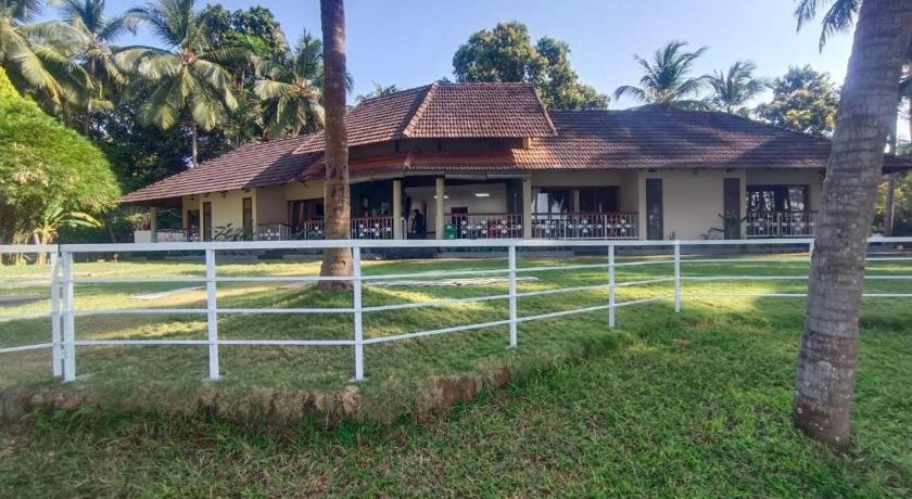BharathaPuzha Resort - image 9