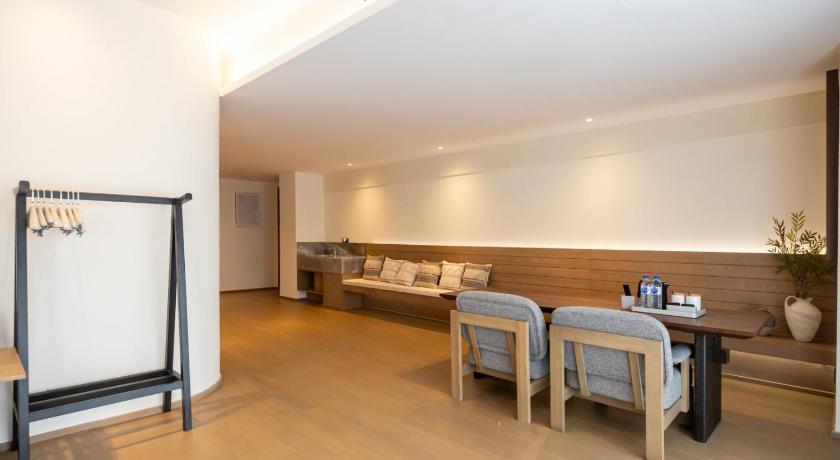 延辺 Floral Hotel Changbaishan Baihe Left Bank ゲストハウス レストラン