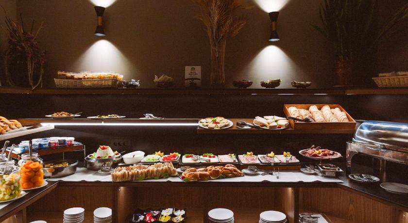 Rome HOTEL TREVI COLLECTION 4-Star Hotel pool