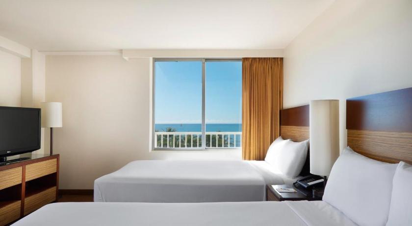 Image of Ocean View Two Doubles 6