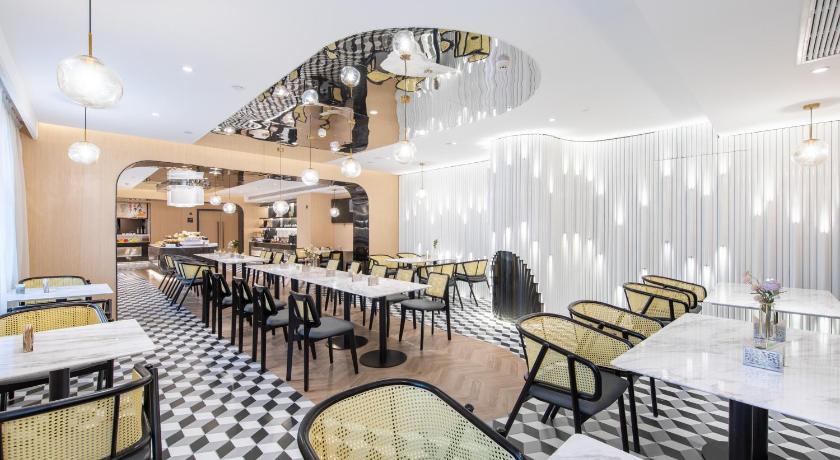 Atour Hotel Wuhan Optics Valley Square Yangjiawan – Wuhan, OH