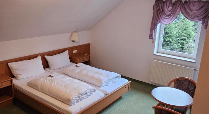 Hotel BURGWALD