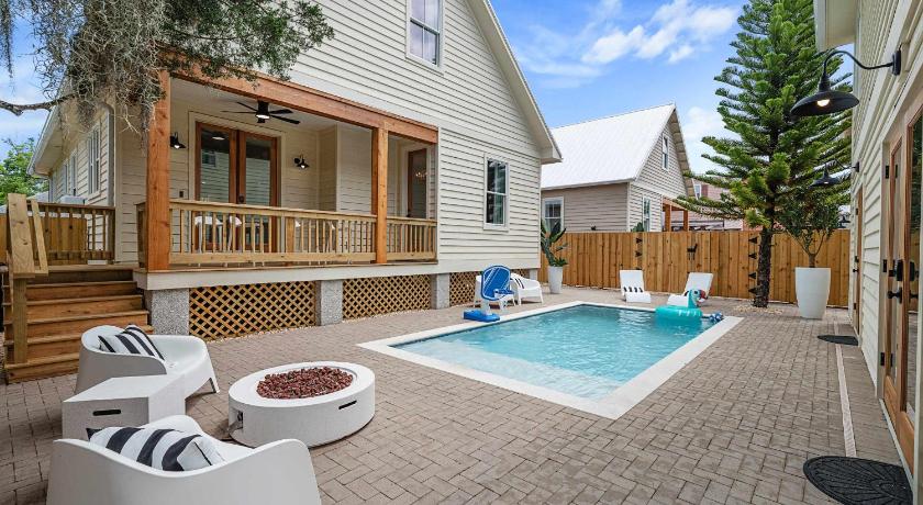 The Augustine Suite l Heated Pool l Walk to DNTN