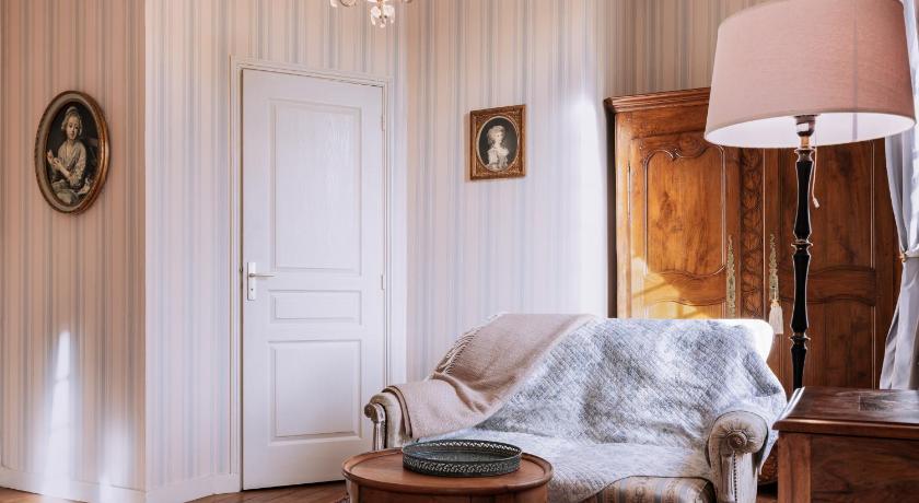 教皇新堡 Au Fil de l'Aulne 4星级 酒店 大堂