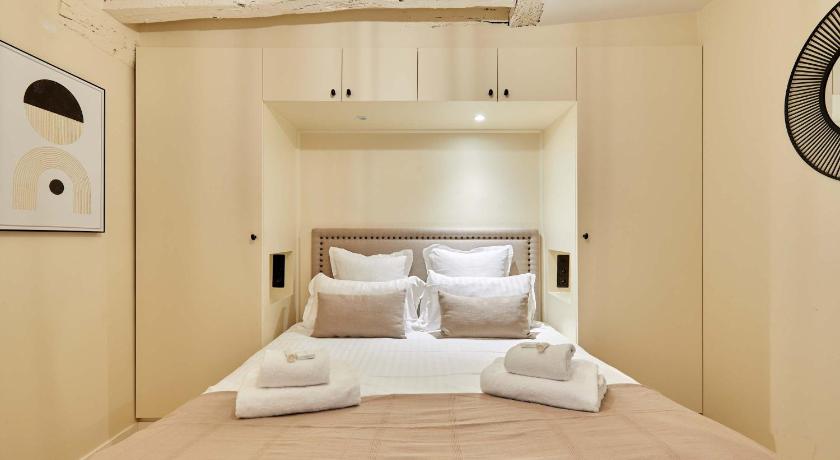 Amazing Apartment Center of Paris - image 6