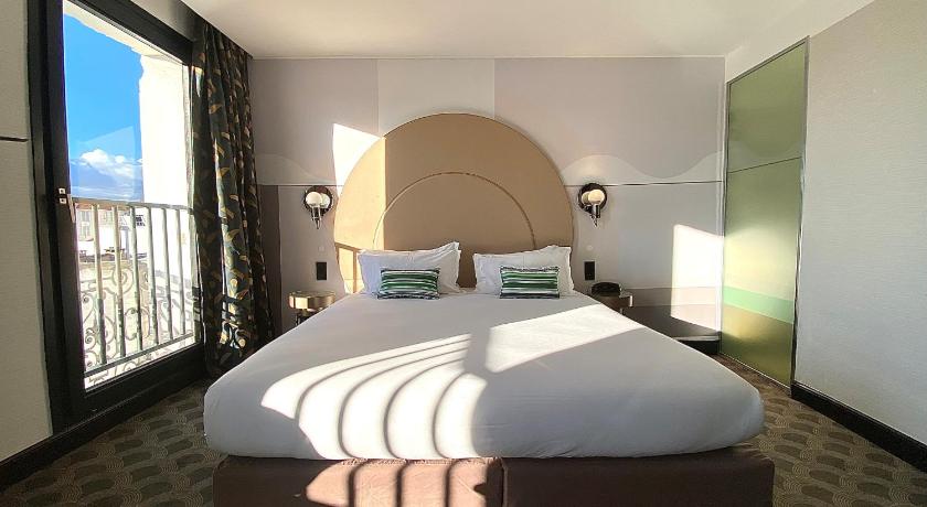 Image of Deluxe Room 4