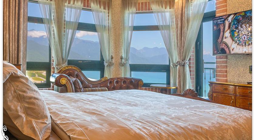 Image of Queen Room with Sea View 6