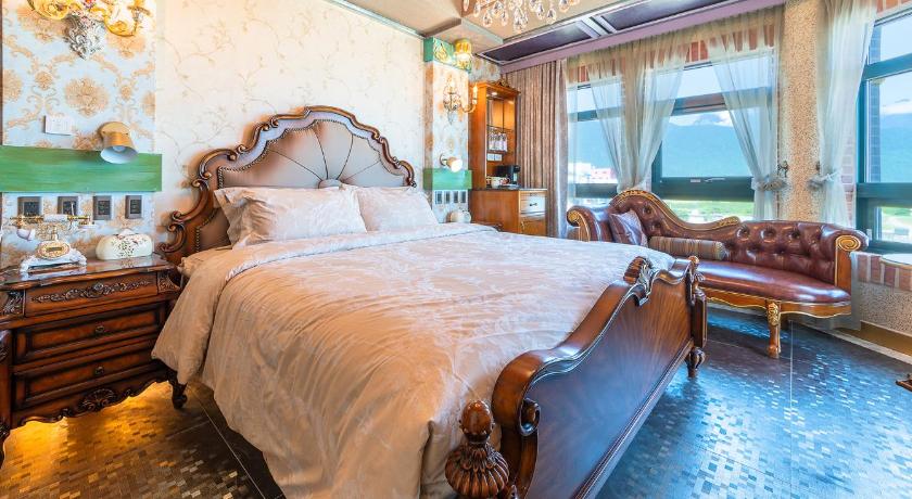 Image of Queen Room with Sea View 1