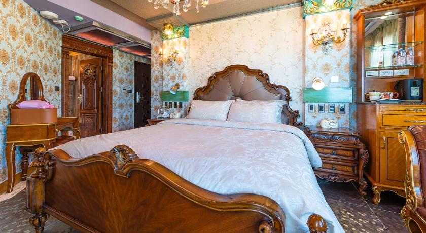 Image of Queen Room with Sea View 3