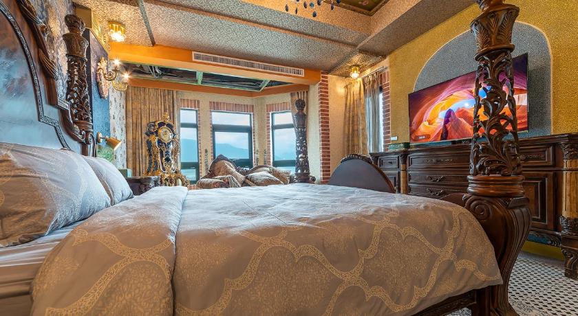 Image of Double Room with Lake View 3