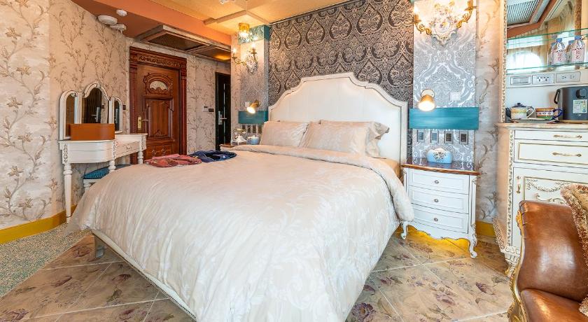 Image of Deluxe Double Room 12