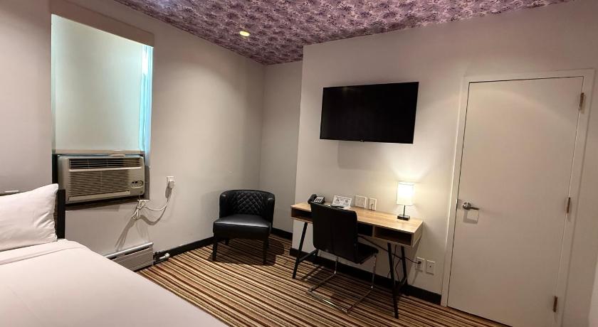 Image of Silver One Bedroom Suite 6