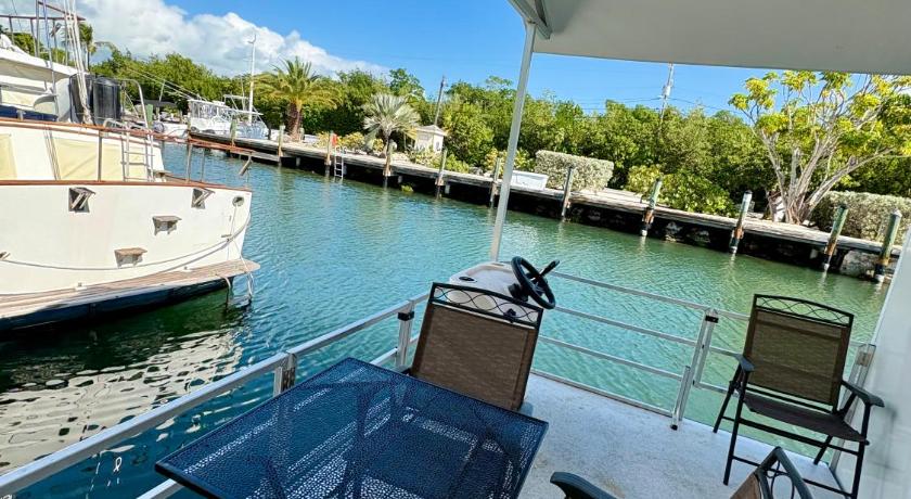Captain Pip's Marina & Hideaway photo 4