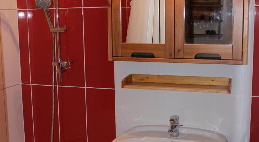 Image of Studio (3 Adults) 4