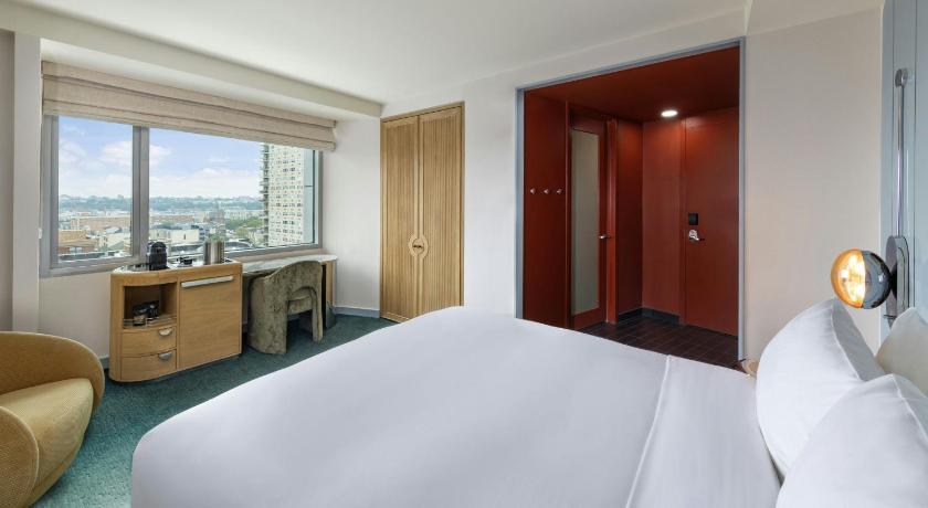 Cozy, Guest room, 1 King, Street view 이미지 1