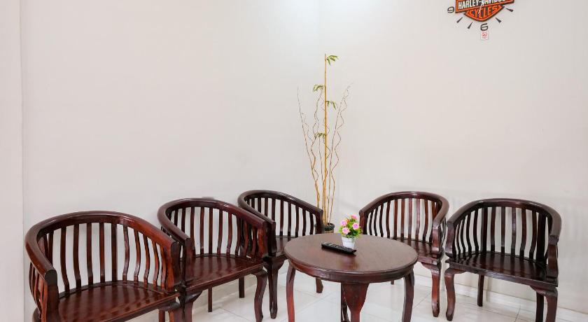 RedDoorz Syariah Near Stasiun Purwokerto – Purwokerto, WI