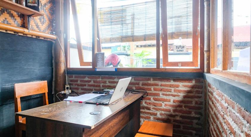RedDoorz Syariah Near Stasiun Purwokerto – Purwokerto, WI