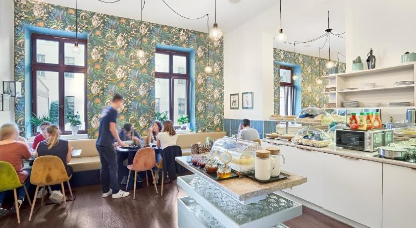 Image of Deluxe Studio Apartment 6