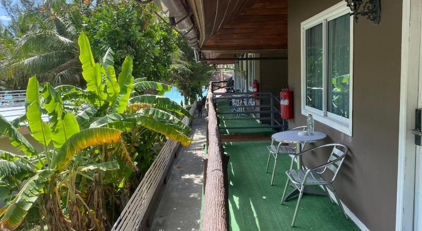 Image of Deluxe Double Room with Balcony 9