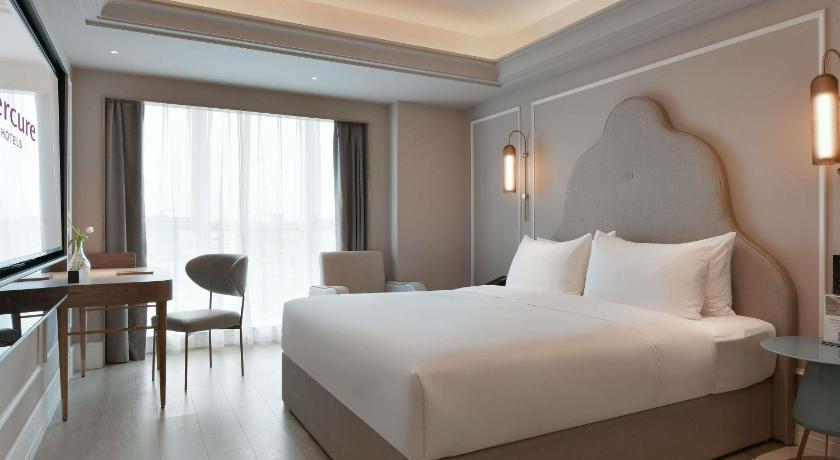 Chengdu Mercure Chengdu Jiuyanqiao 3-Star Hotel lobby