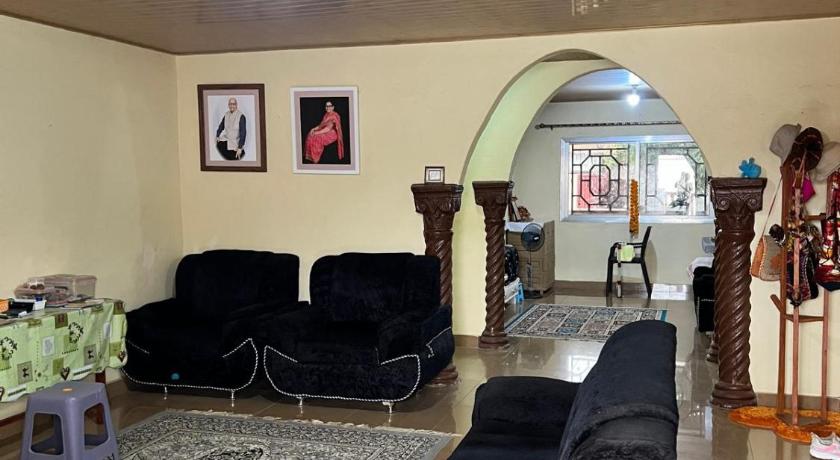 Yogi Guesthouse Most Affordable, Decent and Nearest accommodation near Airport with Wifi and hot sho