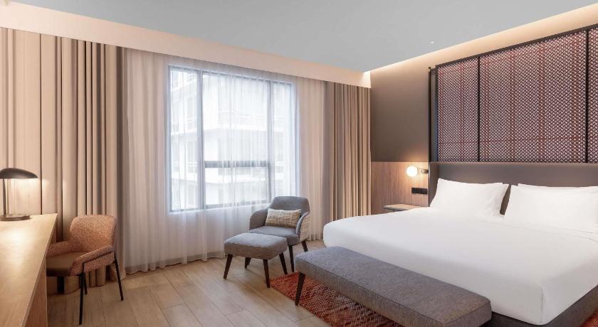 Image of Deluxe Room, City View, 1 King Bed 0