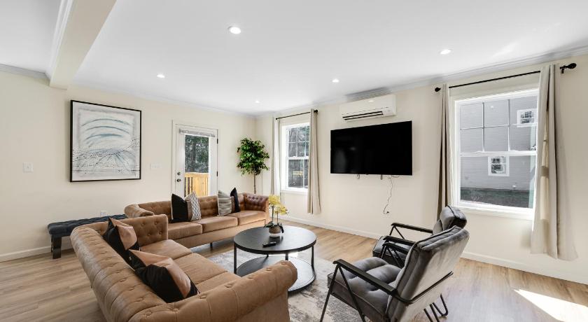 West Hartford (CT) Elegant 2 Story Bloomfield 3 Kings 2 Queens 3-Star Accommodation room