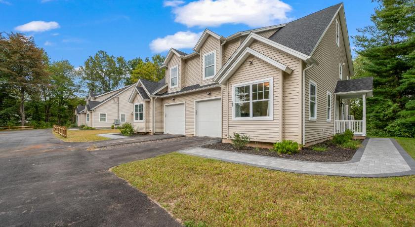 West Hartford (CT) Elegant 2 Story Bloomfield 3 Kings 2 Queens 3-Star Accommodation exterior