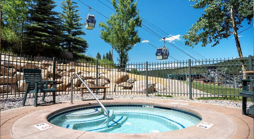 윈터파크 (CO) Ski-In Ski-Out Zephyr 1 Bedroom Condo 2204 3성급 숙소 수영장