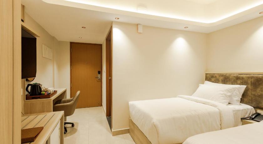 Olwen Suites - image 31