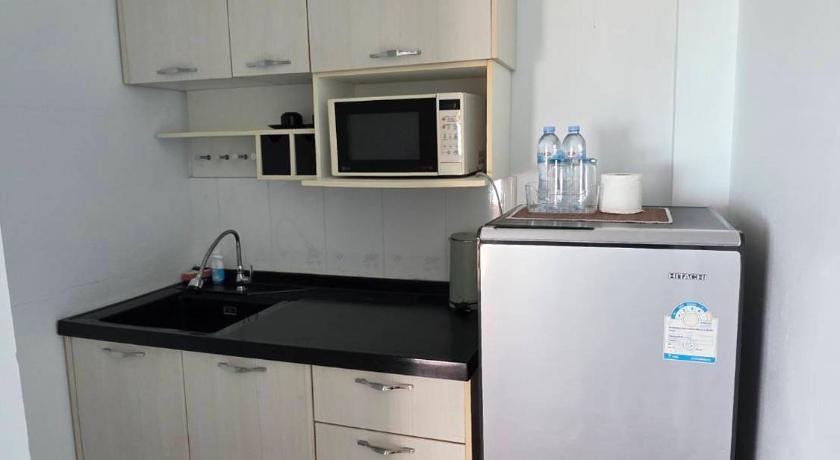 Maenam Villa Hotel - image 26