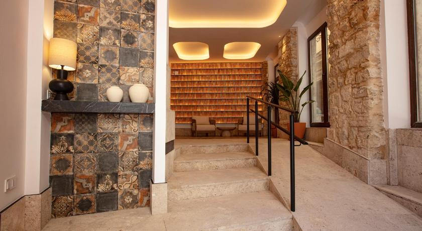VELALMA -Edificio exclusivo de apartamentos turisticos en Centro historico-JAEN