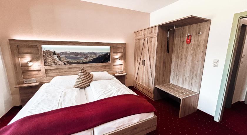 Image of Triple Room 4