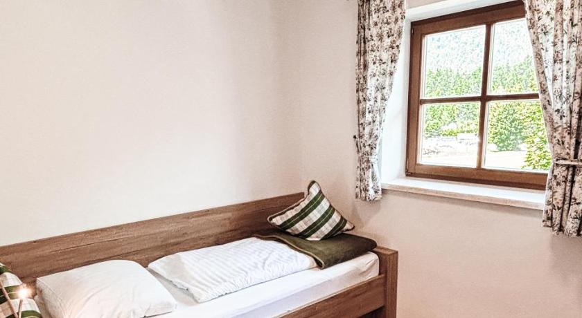 Image of Single Room 0