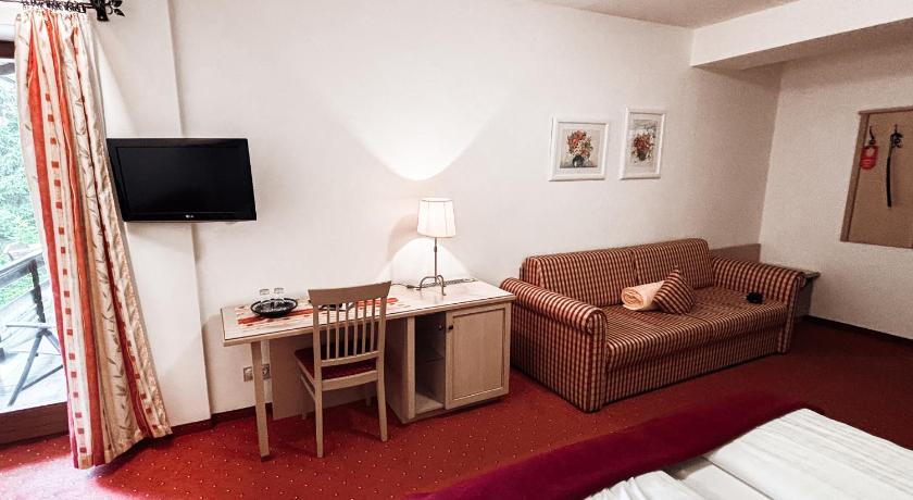 Image of Triple Room 9