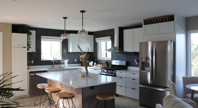 오사와토미 (KS) Rooftop Hot Tub Lake Getaway, Golf Cart & Fire Pit 4성급 숙소 로비