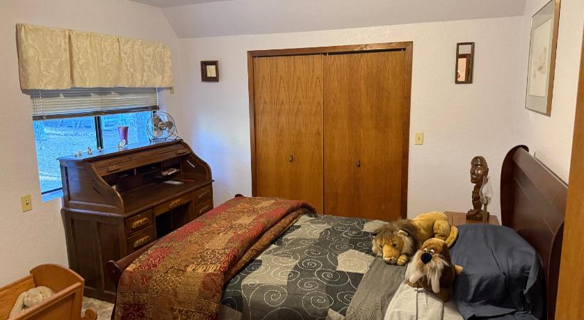 Colfax Gold Country Serenity! 45 Minutes to Powder! 4-Star Accommodation view