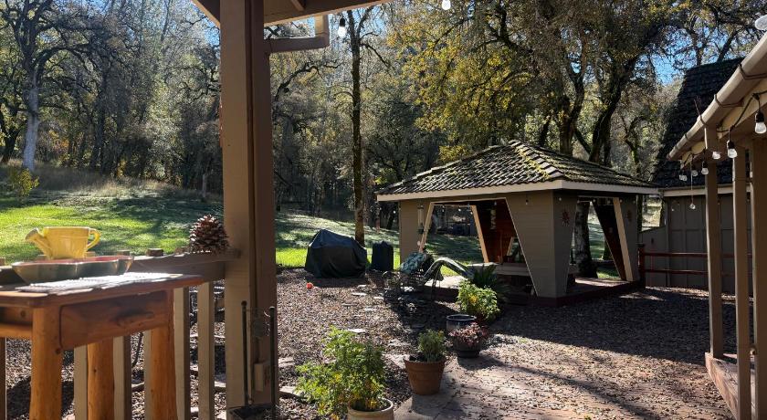 Colfax Gold Country Serenity! 45 Minutes to Powder! 4-Star Accommodation room