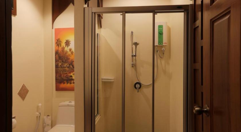 Image of Deluxe Double Room with Pool Access 2