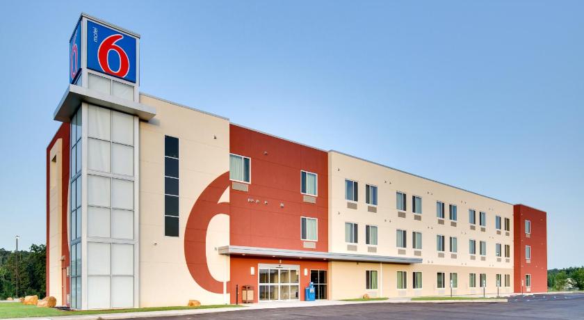 Motel 6-Poplar Bluff, MO