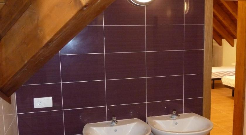 Image of Bed in 13-Bed Dormitory Room 15