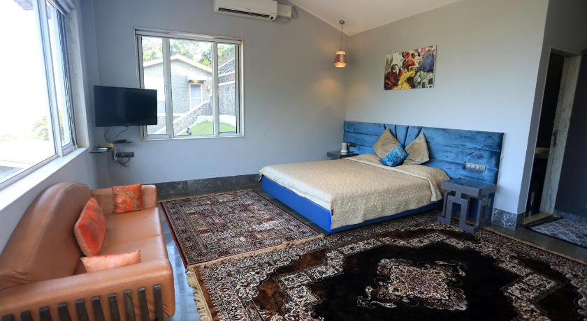 Image of Suite with Mountain View 3